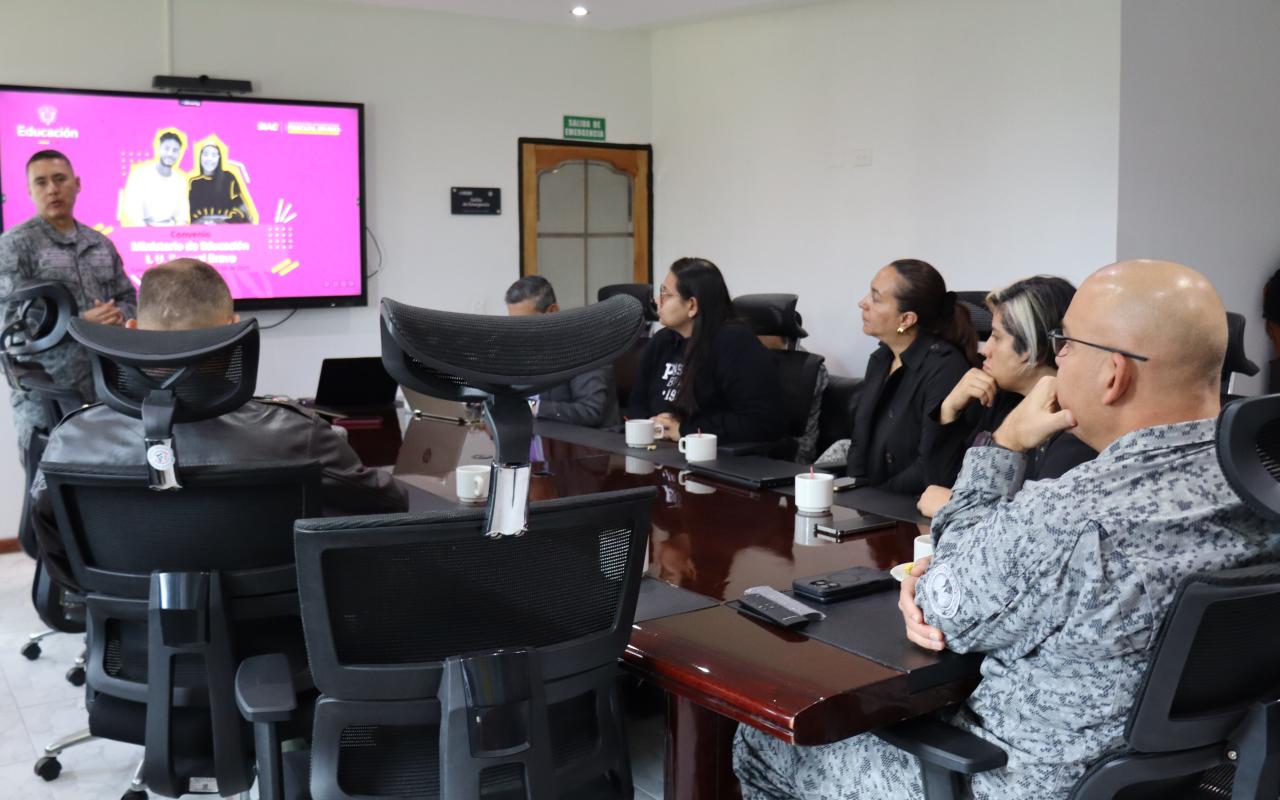 Ministerio de Educación Nacional visitó la ESUFA para fortalecer procesos de calidad educativa