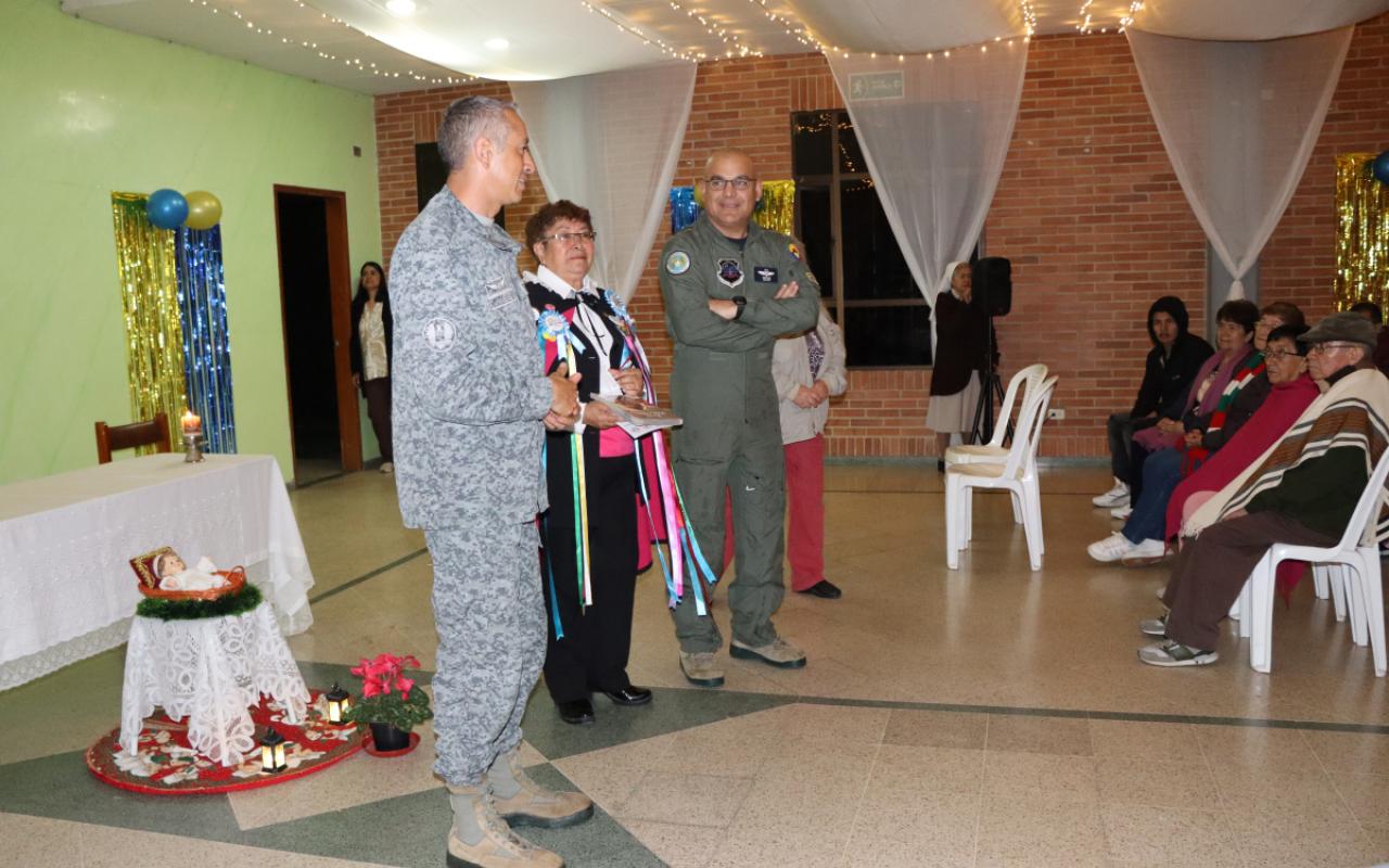 Fuerza Aeroespacial Colombiana adelantó la campaña navideña “Operación Gratitud” en Madrid, Cundinamarca