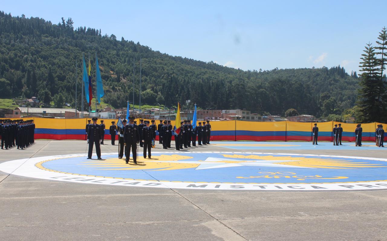 La Fuerza Aérea Colombiana le da la bienvenida a 213 Suboficiales que servirán al país