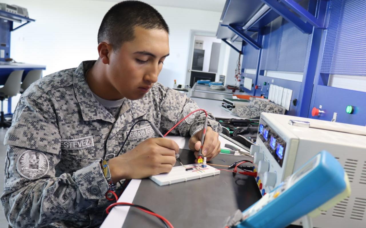 Si quieres ser Suboficial de la Fuerza Aeroespacial, esta noticia es para ti