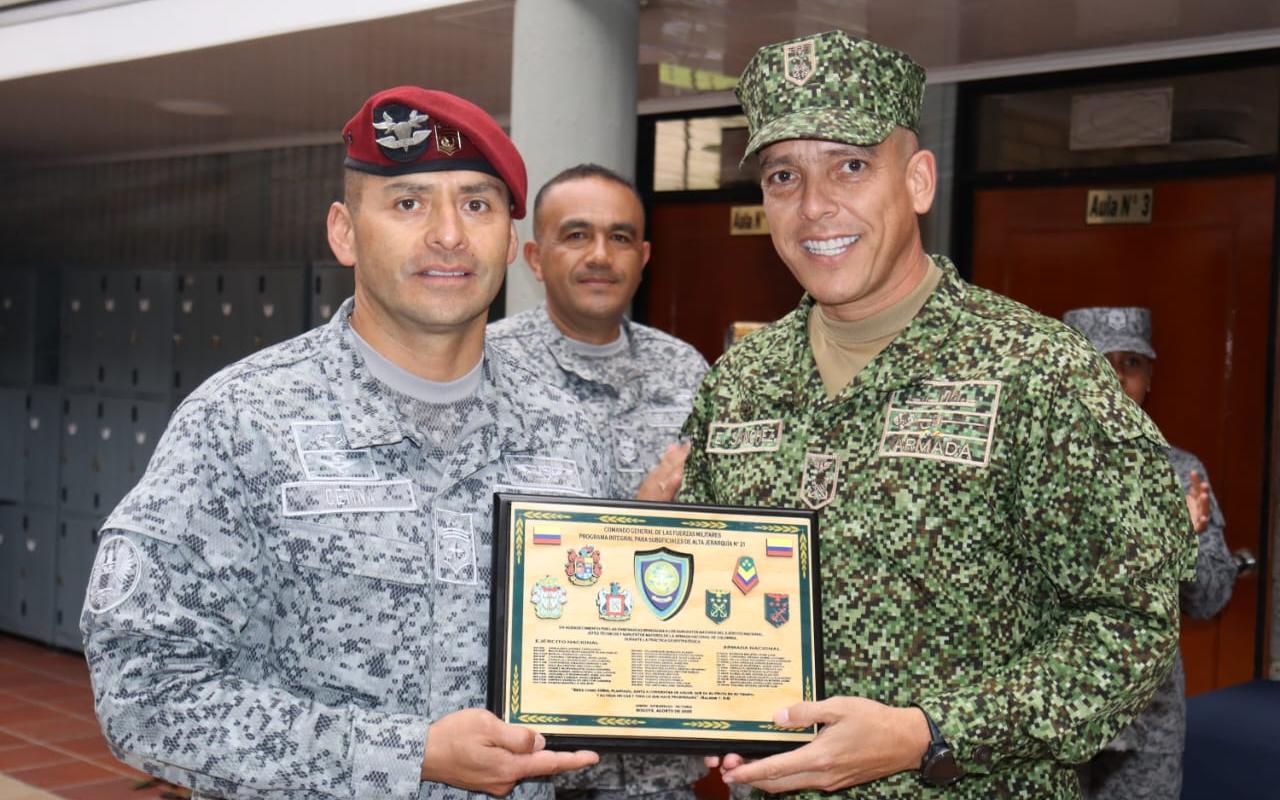 Suboficiales fortalecieron su liderazgo y conocimientos durante visita geoestratégica a la ESUFA