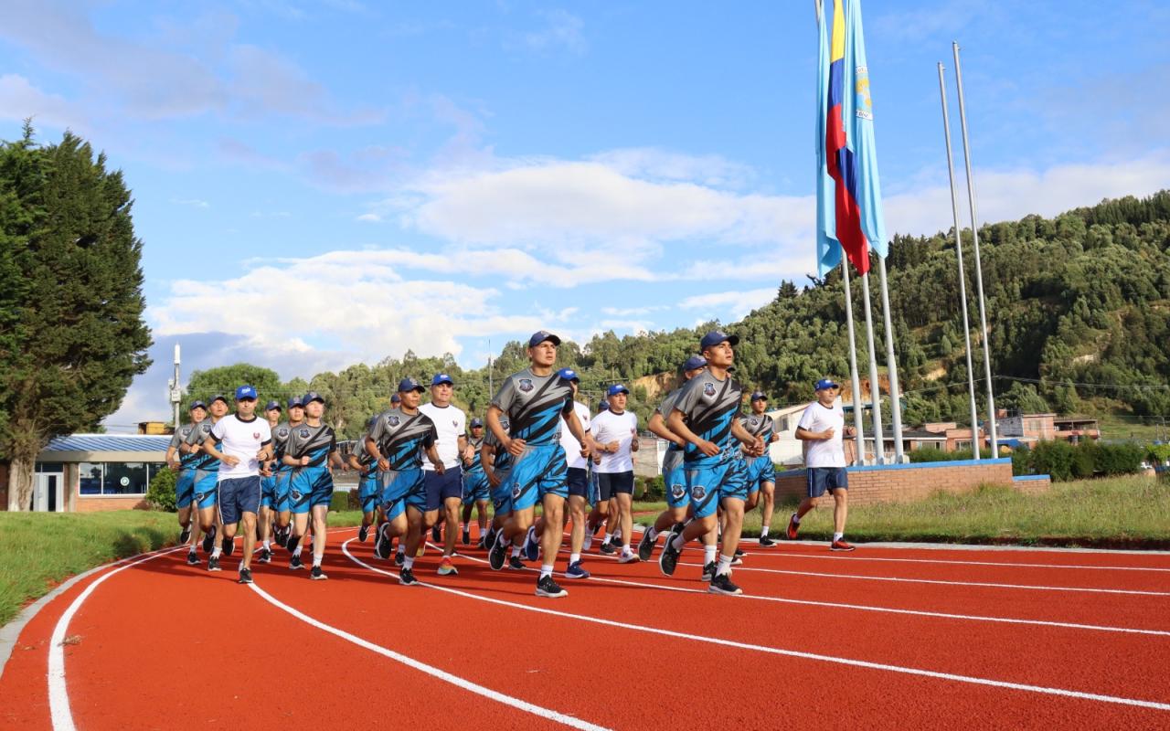 ESUFA inaugura moderna pista de atletismo para fortalecer la formación y el bienestar del personal ESUFA inaugura moderna pista de atletismo para fortalecer la formación y el bienestar del personal