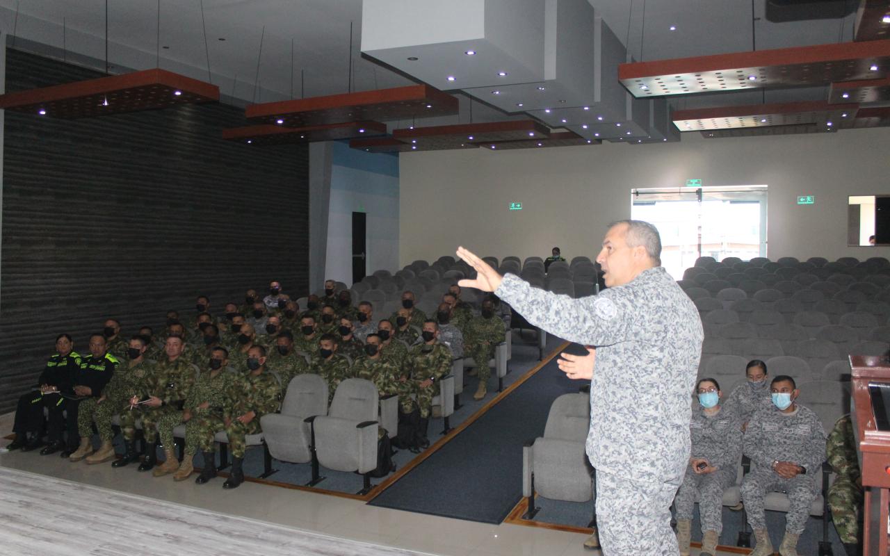 Visita geoestratégica del programa integral de Suboficiales de Alta Jerarquía a la Escuela de Suboficiales “CT Andrés M Díaz”