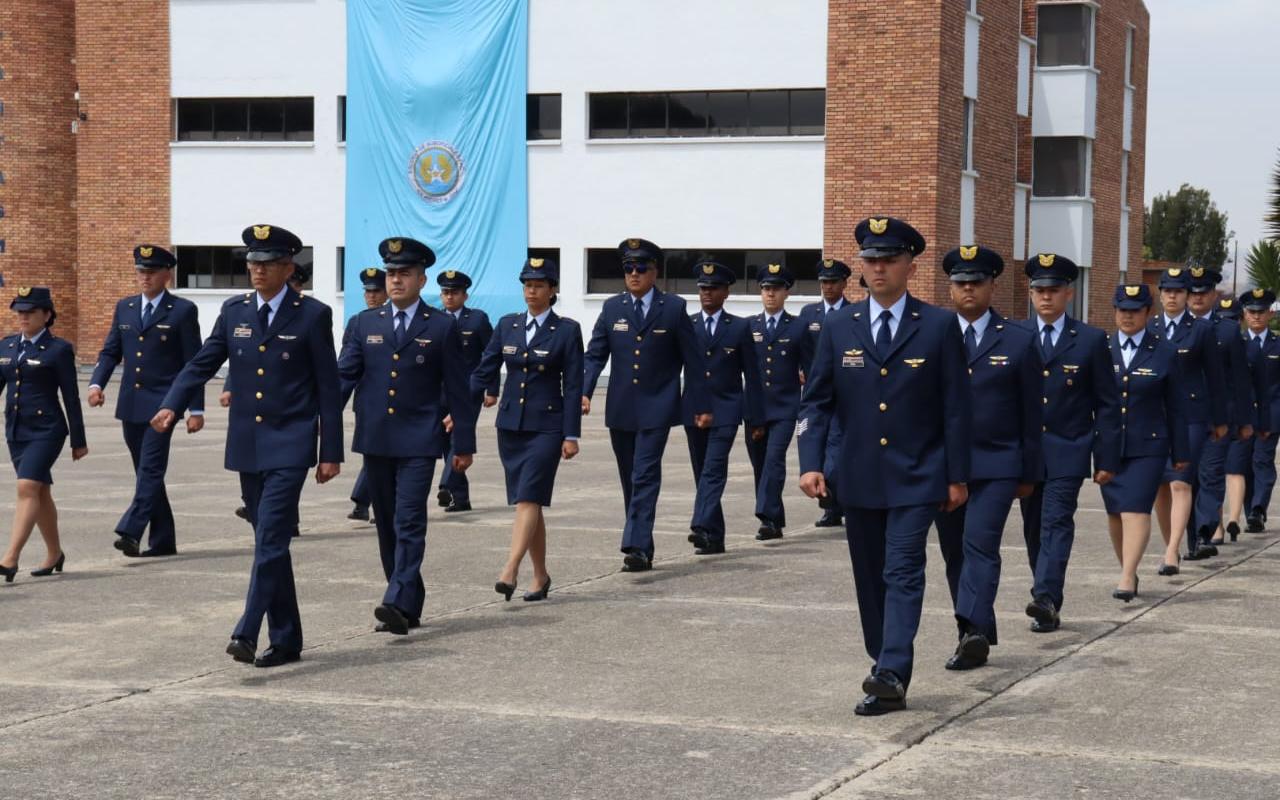 Suboficiales de la Institución ascienden al grado inmediatamente superior 