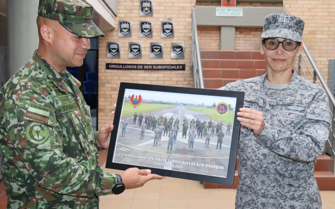 Suboficiales fortalecieron su liderazgo y conocimientos durante visita geoestratégica a la ESUFA