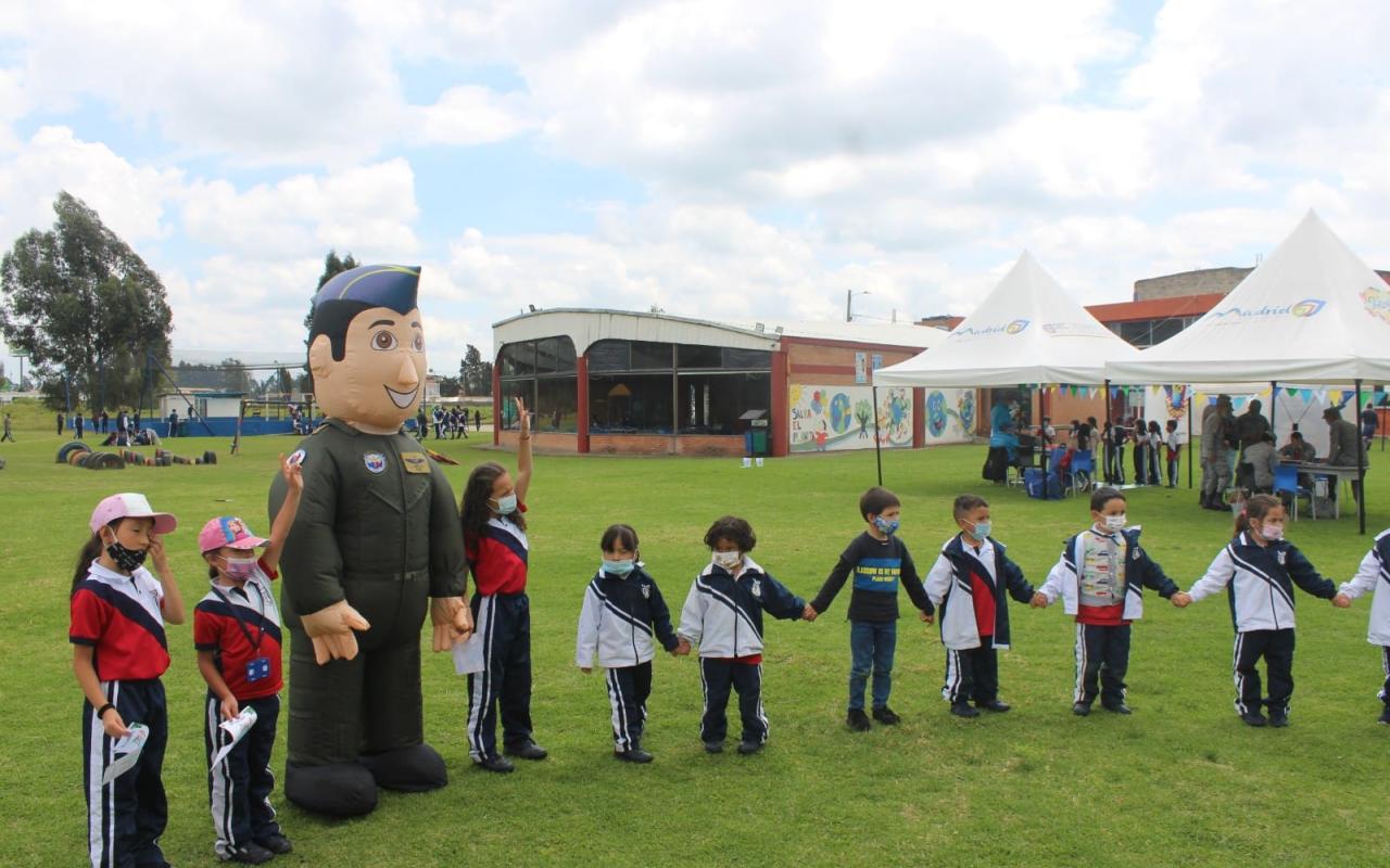 Con los brazos abiertos fue recibida la ESUFA por el colegio Gabriel Echavarría de Madrid-Cundinamarca