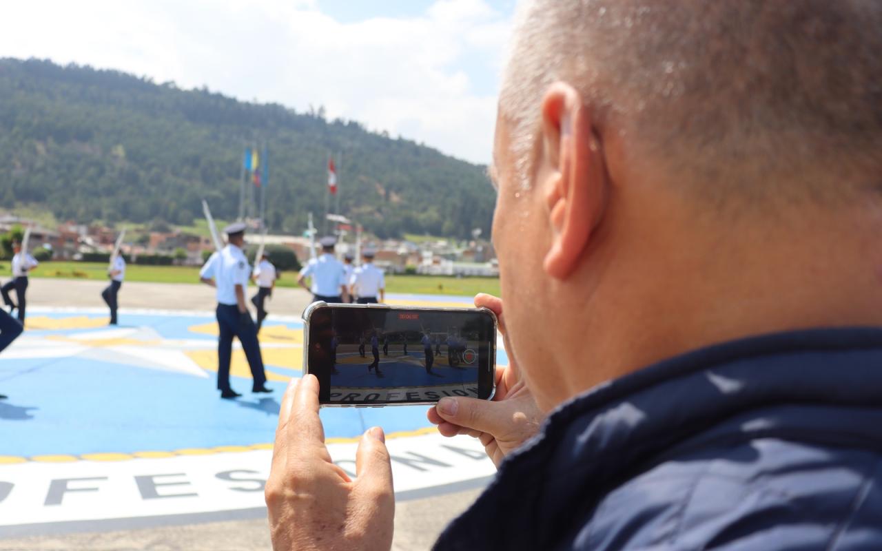 Periodistas de la Sabana de Occidente, conmemoraron su día con la Fuerza Aeroespacial