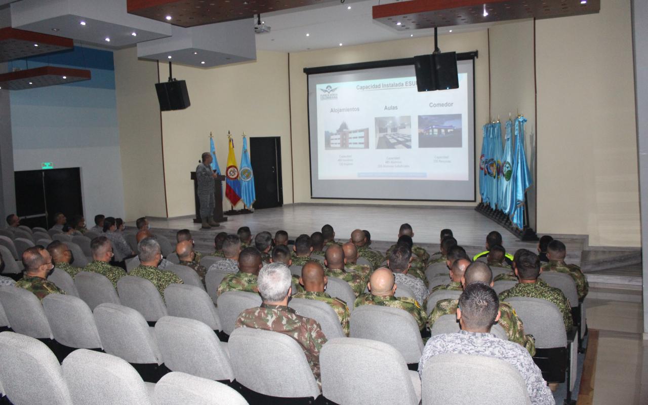 Visita geoestratégica del programa integral de Suboficiales de Alta Jerarquía a la Escuela de Suboficiales “CT Andrés M Díaz”