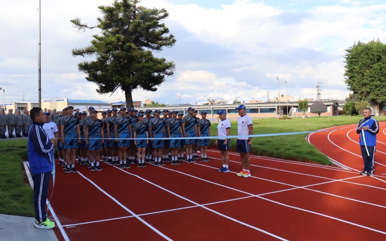 ESUFA inaugura moderna pista de atletismo para fortalecer la formación y el bienestar del personal ESUFA inaugura moderna pista de atletismo para fortalecer la formación y el bienestar del personal