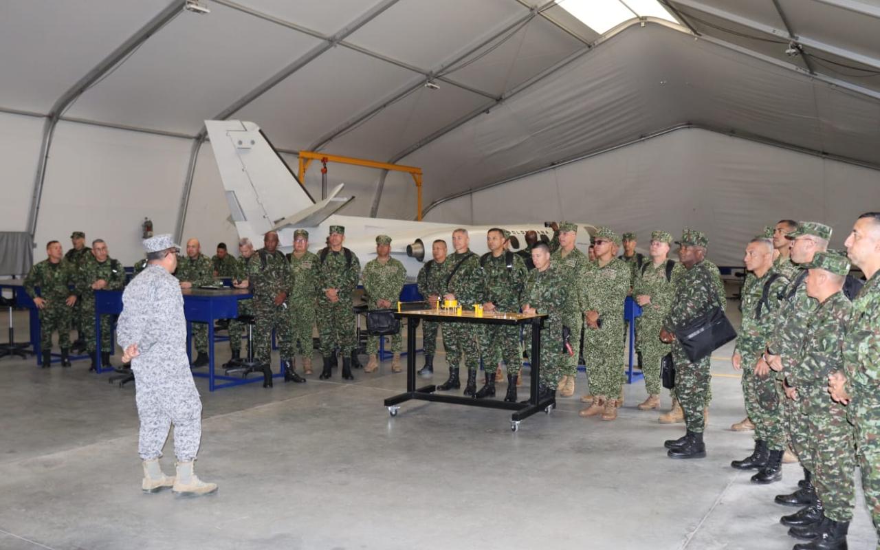 Suboficiales fortalecieron su liderazgo y conocimientos durante visita geoestratégica a la ESUFA