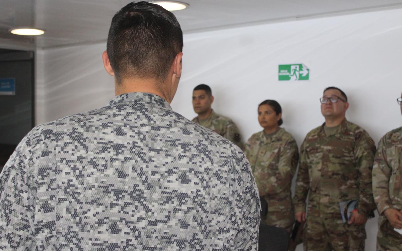 Comisión De La Fuerza Aérea De Estados Unidos Visitó La Escuela De ...