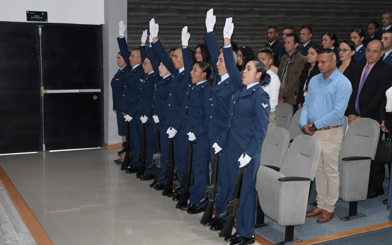 Futuros Suboficiales del Cuerpo Administrativo realizaron Juramento de Bandera