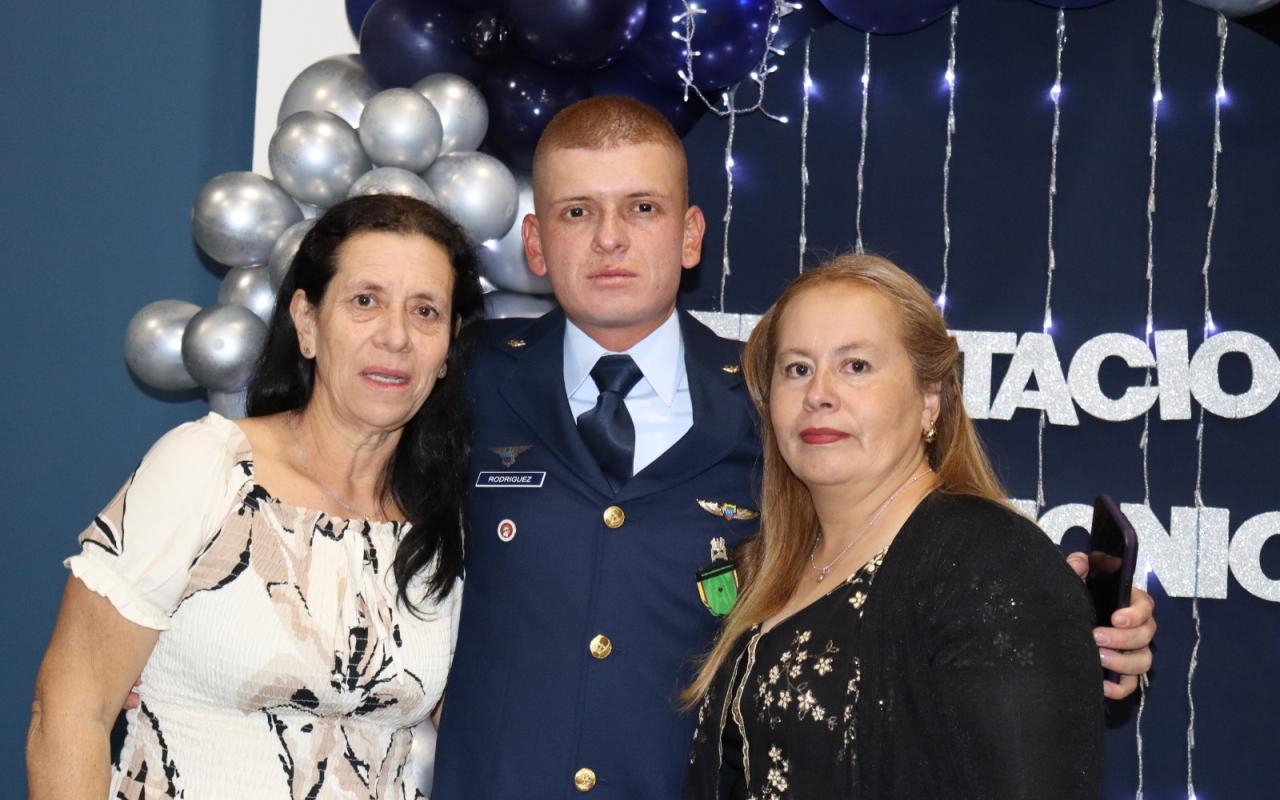 98 nuevos Suboficiales inician su camino en la Fuerza Aeroespacial Colombiana 