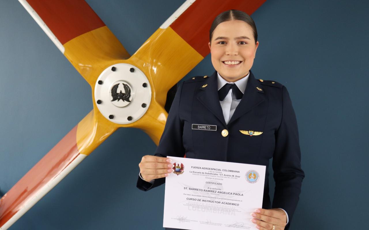 Nuevos instructores académicos fortalecen formación integral en la Fuerza Aeroespacial