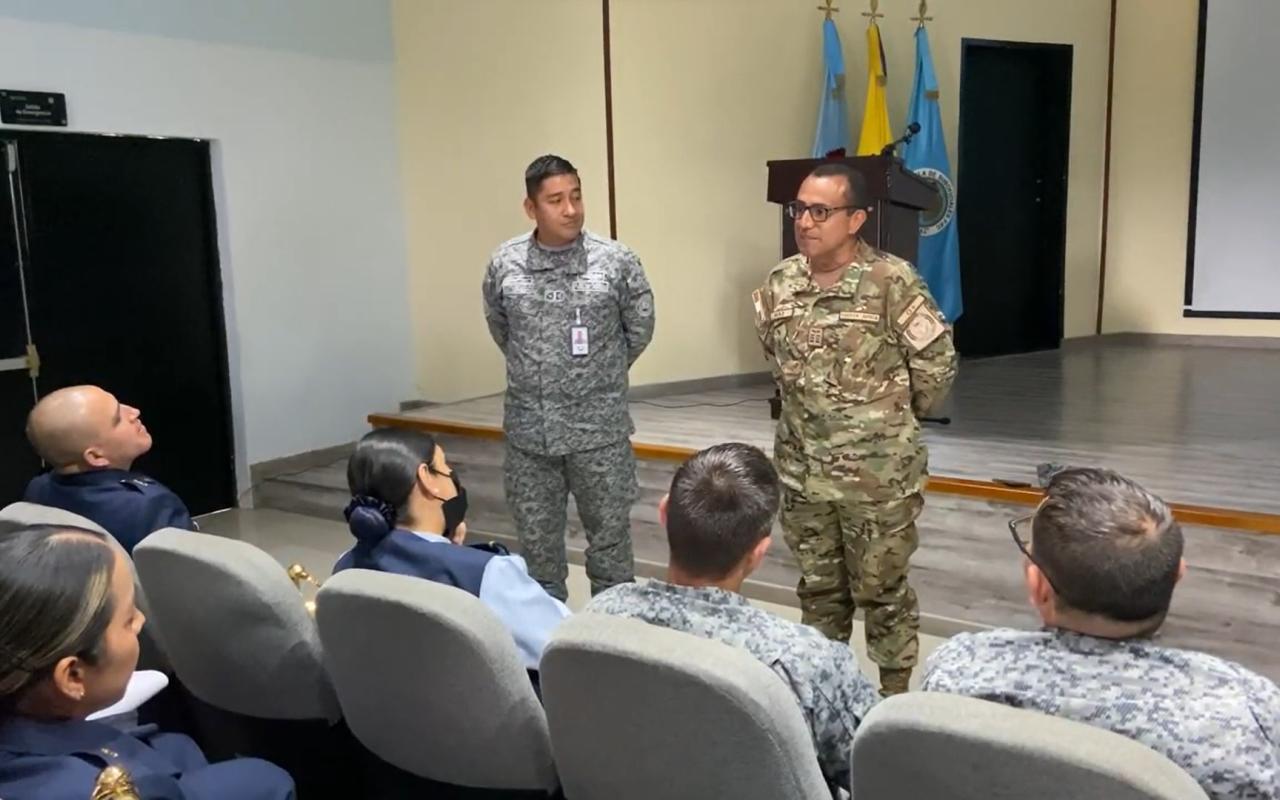 La ESUFA da la bienvenida a instructores de la Fuerza Aérea del Perú para el periodo 2024