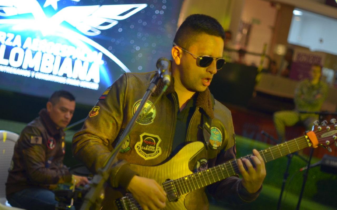 “The Wind” la banda de rock de la Fuerza Aeroespacial Colombiana