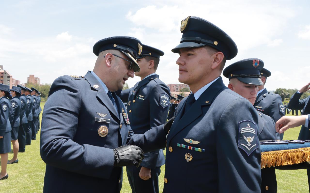 Orgullo militar, ascenso de Suboficiales de la Fuerza Aérea Colombiana