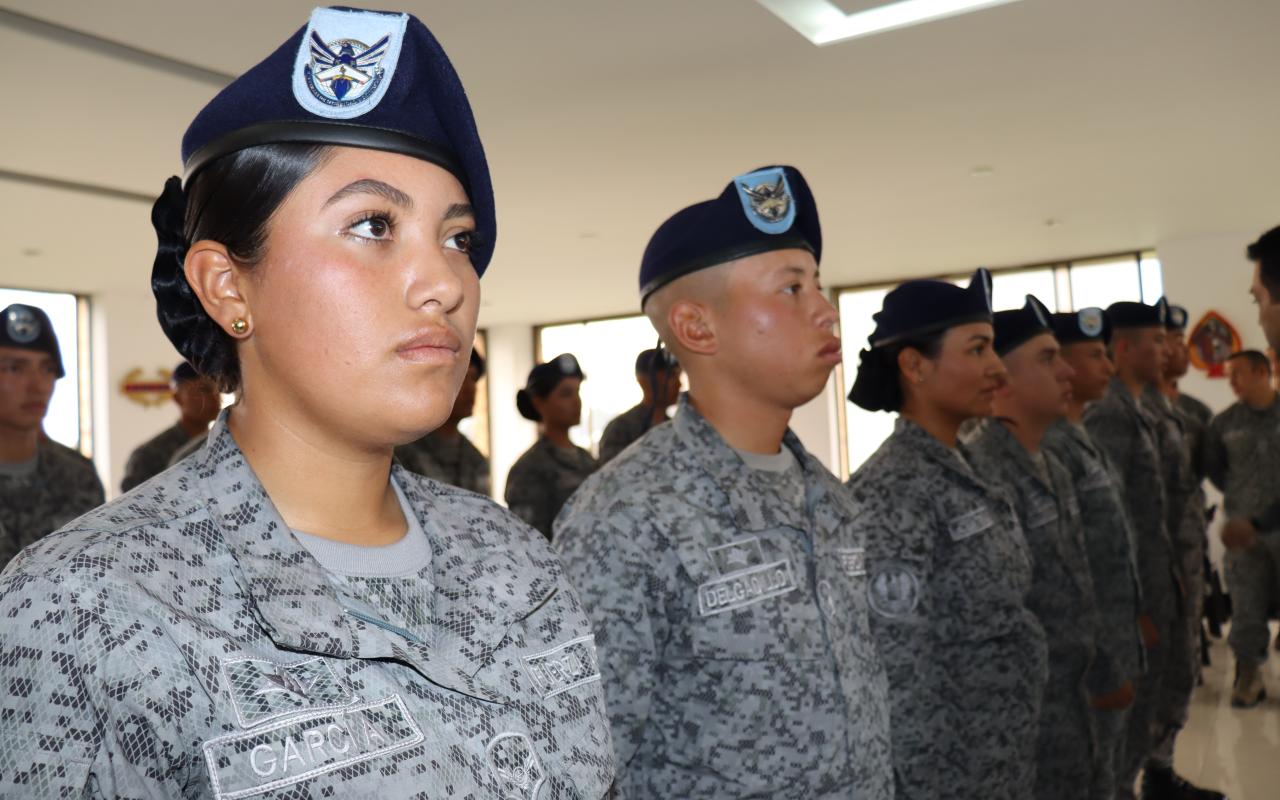 Futuros Suboficiales de la especialidad de Seguridad y Defensa de Bases reciben boina