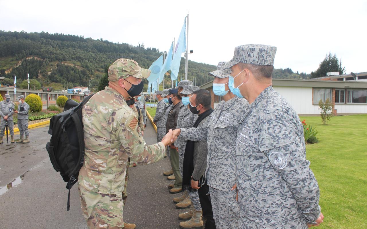 La Escuela de Suboficiales de su FuerzaAérea Colombiana recibió la visita geoestratégica de la Interamerican Air Forces Academy 