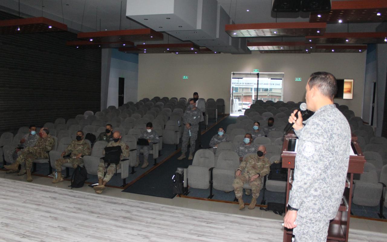 La Escuela de Suboficiales de su FuerzaAérea Colombiana recibió la visita geoestratégica de la Interamerican Air Forces Academy 