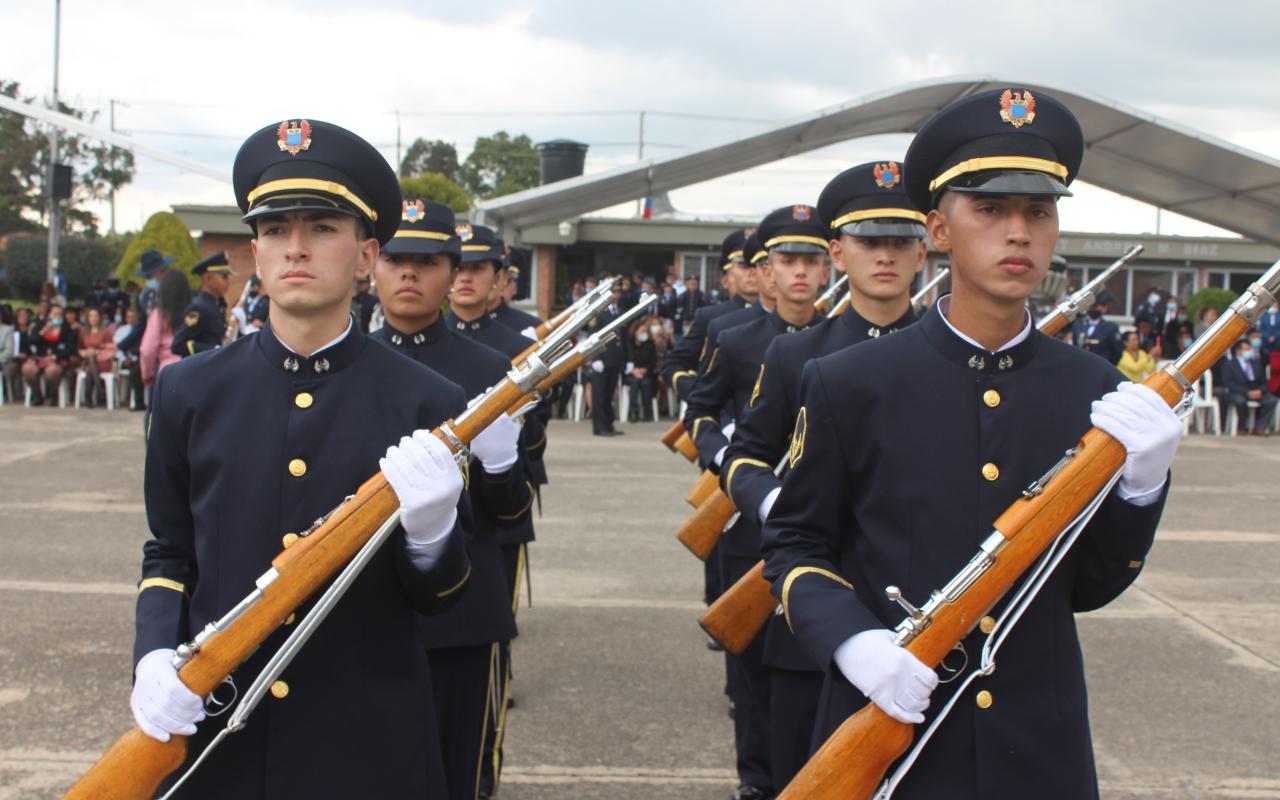 Con el unísono ¡Sí juro! los Alumnos de la Escuela “CT. Andrés M. Díaz” sellaron su compromiso con Colombia