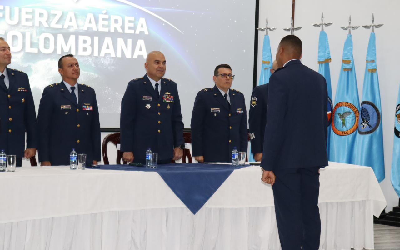 Personal militar de Colombia y Perú culminan con éxito el curso de Instructor Académico