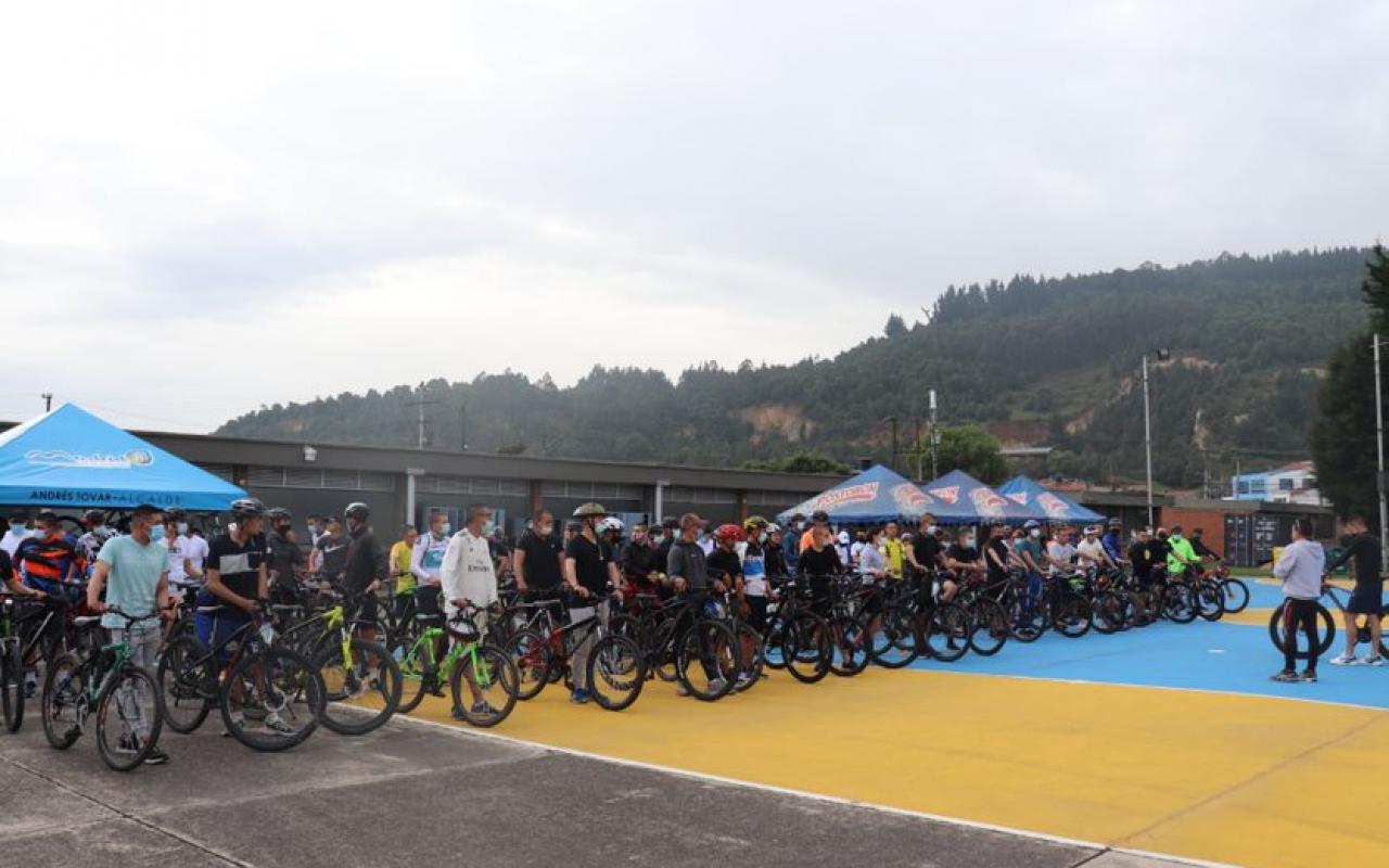 Amantes del ciclomontañismo participaron en la primera travesía MTB realizada por la ESUFA