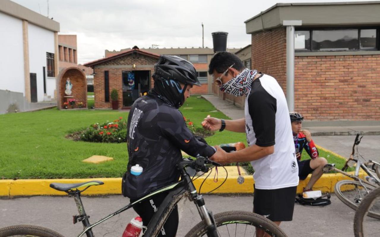 Amantes del ciclomontañismo participaron en la primera travesía MTB realizada por la ESUFA