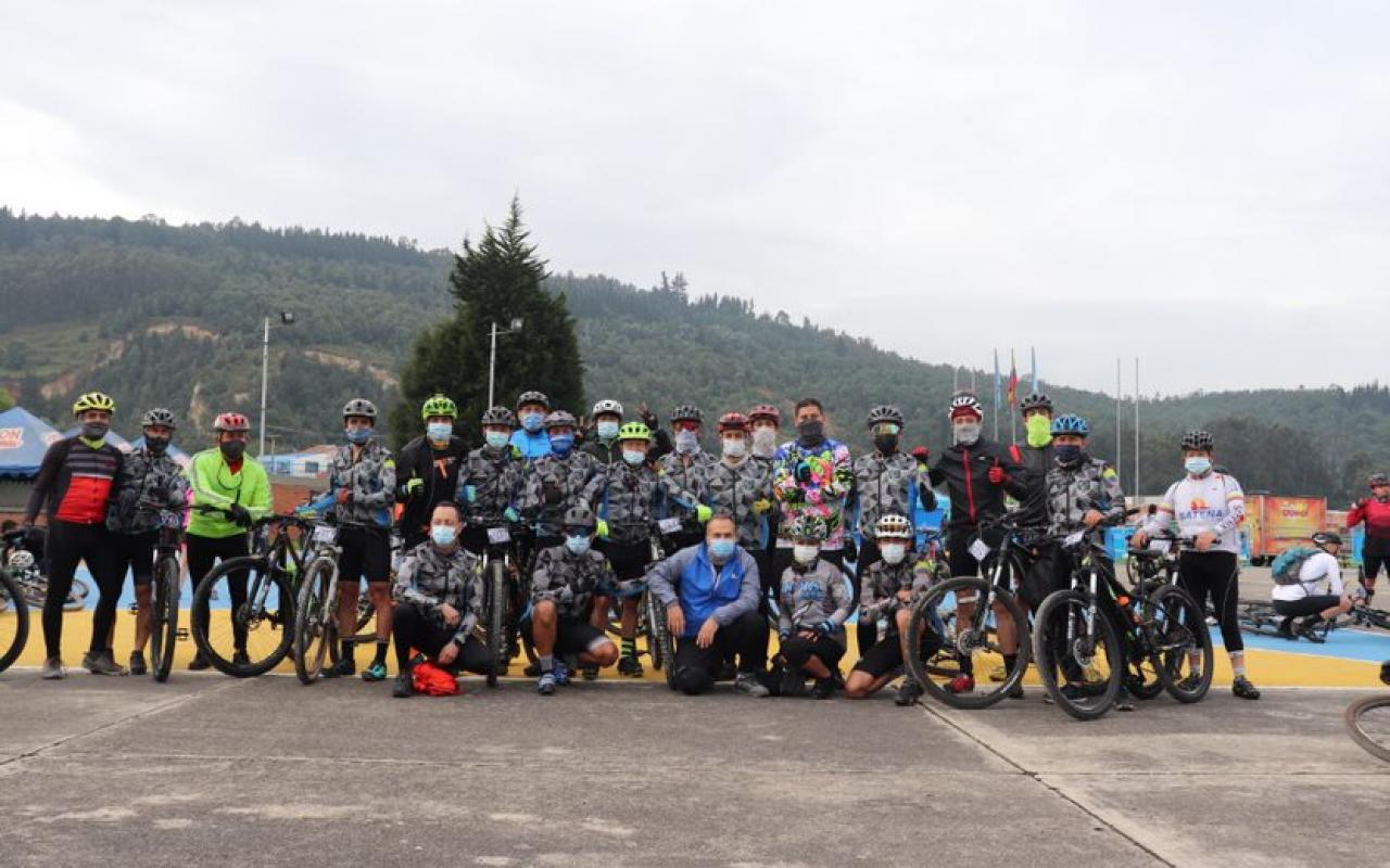 Amantes del ciclomontañismo participaron en la primera travesía MTB realizada por la ESUFA