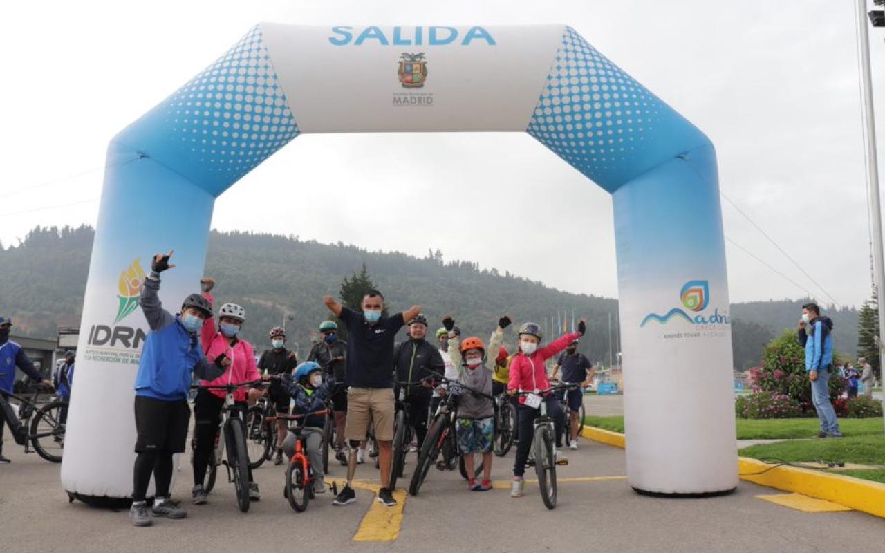 Amantes del ciclomontañismo participaron en la primera travesía MTB realizada por la ESUFA