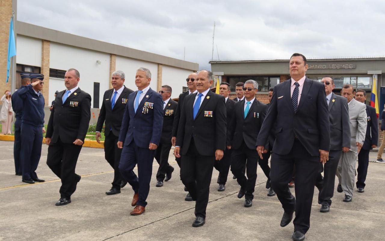 Orgullo y honor del curso 27 de Infantería de Aviación tras cumplir 40 años al servicio de los colombianos