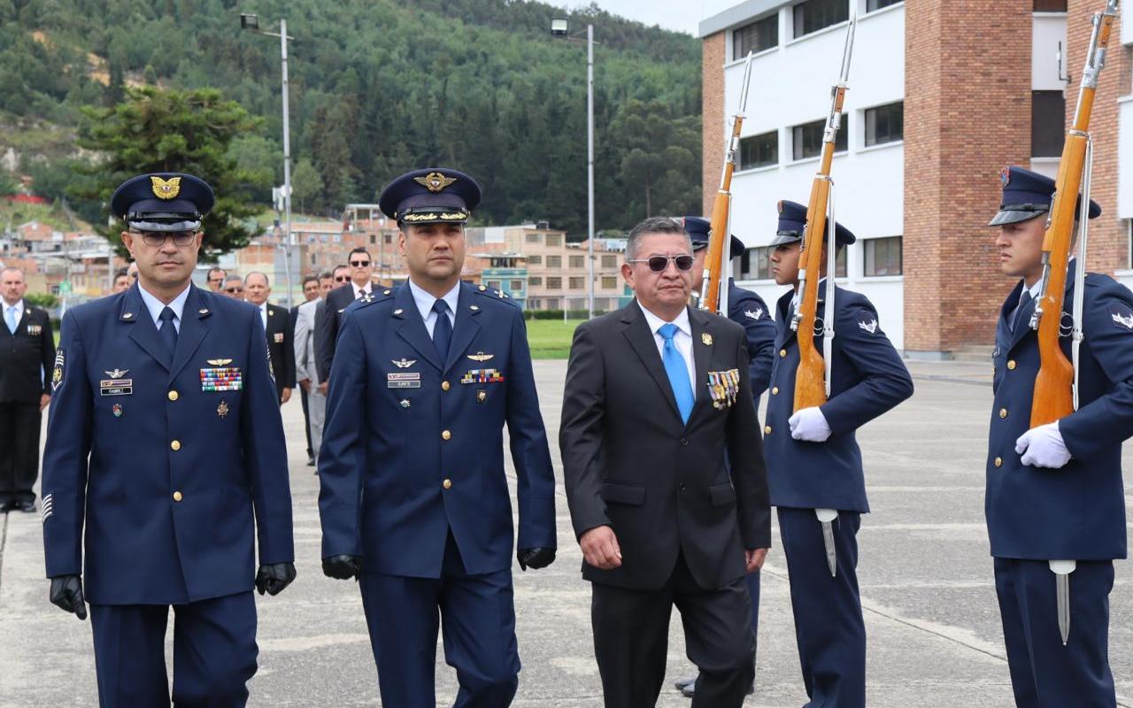 Orgullo y honor del curso 27 de Infantería de Aviación tras cumplir 40 años al servicio de los colombianos