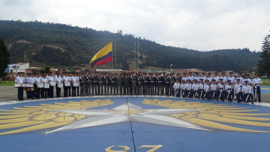 Alumnos del Colegio Militar General Rafael Reyes visitan la ESUFA