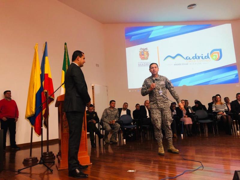 ESUFA participa en encuentro con líderes comunitarios y gabinete de Madrid