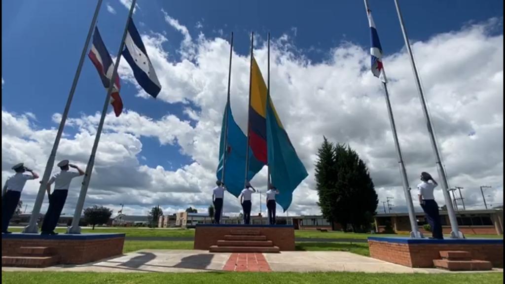 Homenaje a los héroes y sus familias en ESUFA