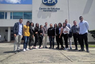 Alumnos de la ESUFA, visitan la Torre de Control del Aeropuerto Internacional el Dorado 