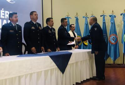 Nuevos instructores  académicos para la Fuerza Aérea Colombiana y República Dominicana 