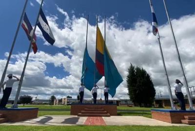 Homenaje a los héroes y sus familias en ESUFA
