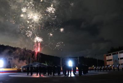 El aniversario 93° de la Escuela de Suboficiales iluminó el cielo de Madrid