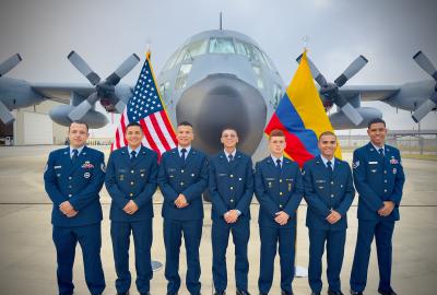 Futuros Suboficiales de la Fuerza Aeroespacial Colombiana brillan en intercambio académico en EE. UU.