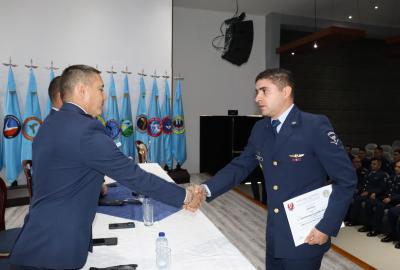 Nuevos instructores académicos fortalecen la formación militar en la Fuerza Aeroespacial
