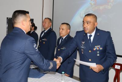 Nuevos instructores académicos fortalecen formación integral en la Fuerza Aeroespacial