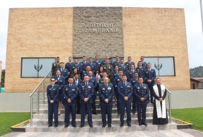 Uniformados de la Fuerza Pública reciben el título de instructores académicos