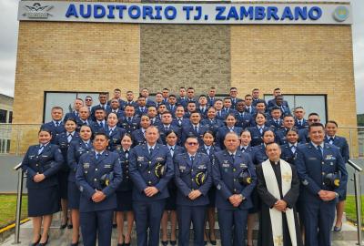 Suboficiales culminan estudios requisito para ascenso y fortalecen su formación profesional