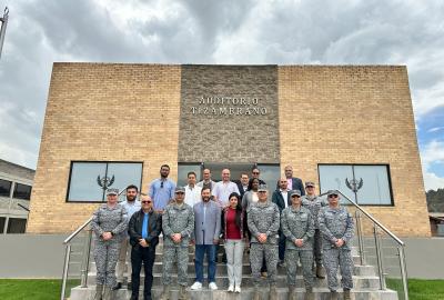 Caluroso recibimiento a docentes de la Escuela Militar de Aviación