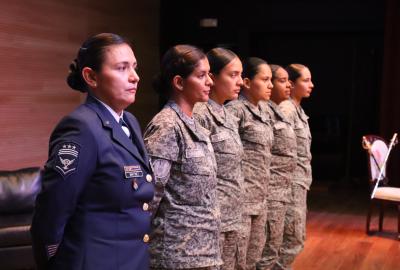 “Mujer, líder militar”, el conversatorio por la dignificación femenina