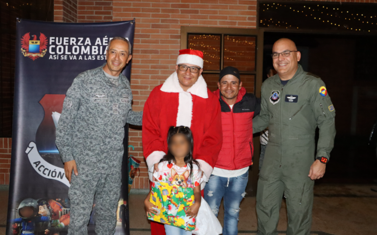 Fuerza Aeroespacial Colombiana adelantó la campaña navideña “Operación Gratitud” en Madrid, Cundinamarca
