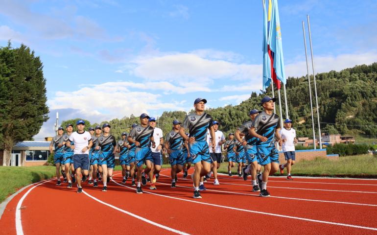 ESUFA inaugura moderna pista de atletismo para fortalecer la formación y el bienestar del personal ESUFA inaugura moderna pista de atletismo para fortalecer la formación y el bienestar del personal