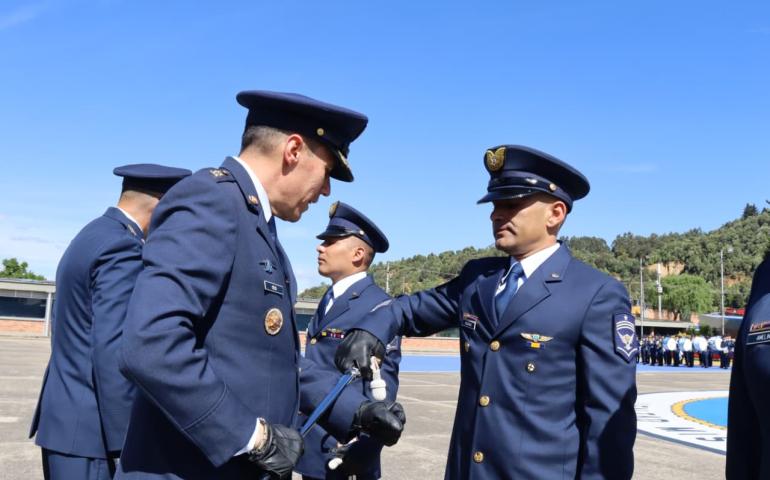 Suboficiales de la Fuerza Aeroespacial ascendieron en ceremonia solemne, llena de mística