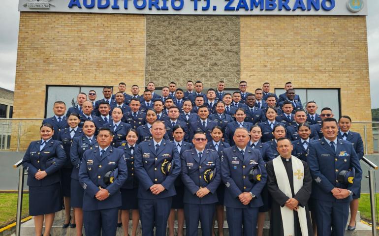 Suboficiales culminan estudios requisito para ascenso y fortalecen su formación profesional